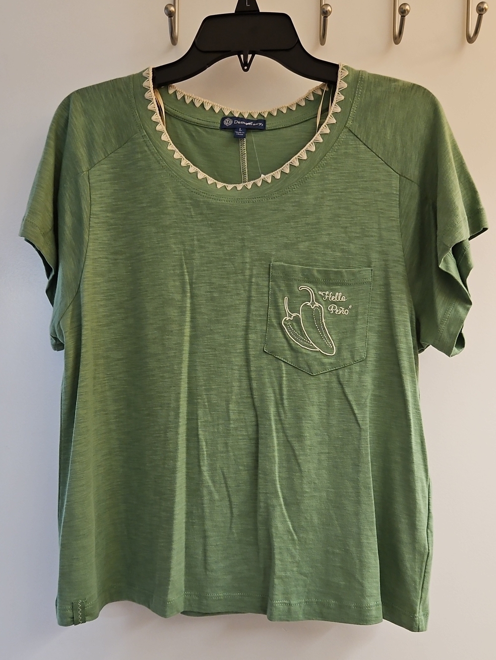 Democracy Womens L Green Jalapeno Hello Peno Embroidered Pocket T Shirt NWT
